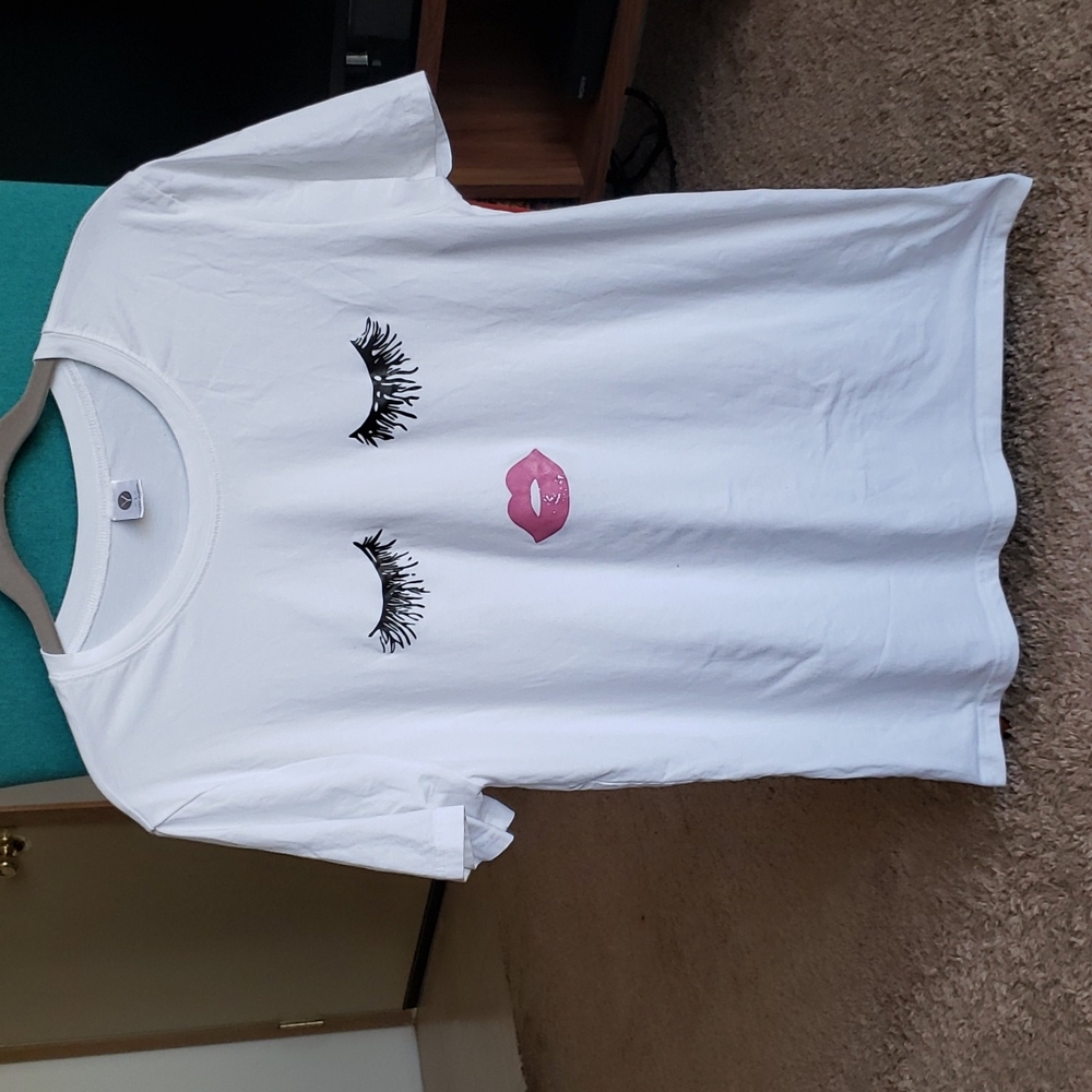 Short sleeve white t-shirt